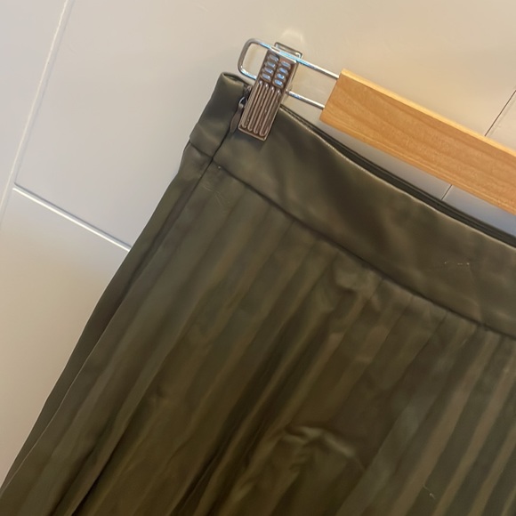 Brand new faux leather skirt in olive - Picture 2 of 5